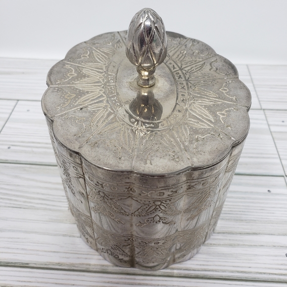 Oval Scalloped Jewelry Trinket Box Red Interior Lined Removeable Lid Acorn Hande - Picture 10 of 16